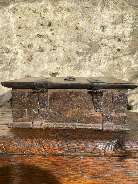 Rare, Fascinating & Rather Eerie 18th Century Witch’s Box Or Conjure Chest - Source Vintage