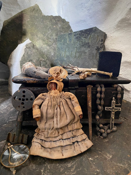 Rare, Fascinating & Rather Eerie 18th Century Witch’s Box Or Conjure Chest - Source Vintage