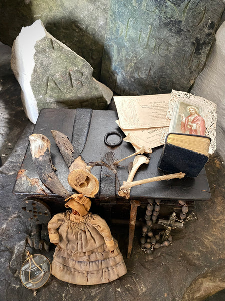 Rare, Fascinating & Rather Eerie 18th Century Witch’s Box Or Conjure Chest - Source Vintage