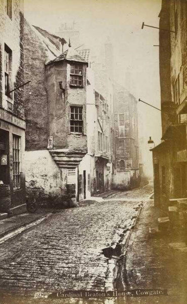 Curious 19th C. Treen Quaich & Period Label Stating From Roof Of Cardinal Beaton’s House, Cowgate, Edinburgh - Source Vintage