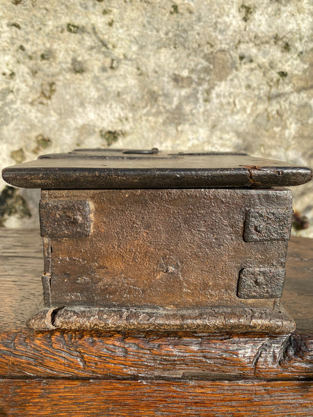 Rare, Fascinating & Rather Eerie 18th Century Witch’s Box Or Conjure Chest - Source Vintage