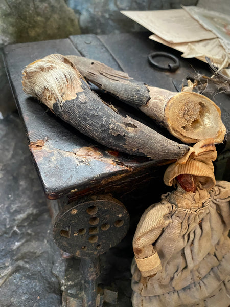 Rare, Fascinating & Rather Eerie 18th Century Witch’s Box Or Conjure Chest - Source Vintage