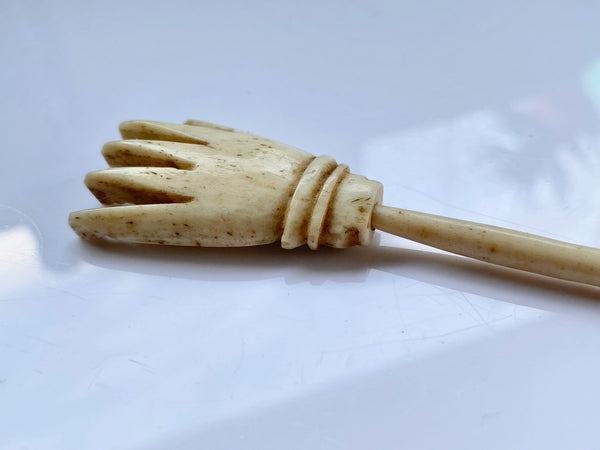 *RESERVED FOR MEGAN* Rare 18th Century Gent’s Bone Wig Scratcher