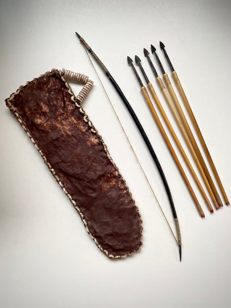 Unusual Antique Early 20th Century Miniature Handmade Bow & Arrow Set In Quiver