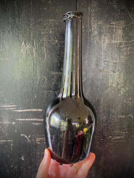 Rare Antique Early 18th Century ‘Flower Pot’ Bodied Free-blown Wine Bottle c.1710-1720 - Source Vintage