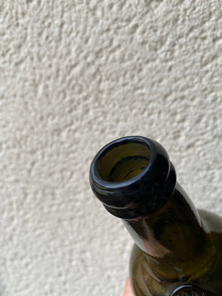 Antique Honourable Society Of The Middle Temple Sealed Glass Wine Bottle c.1800 - Source Vintage