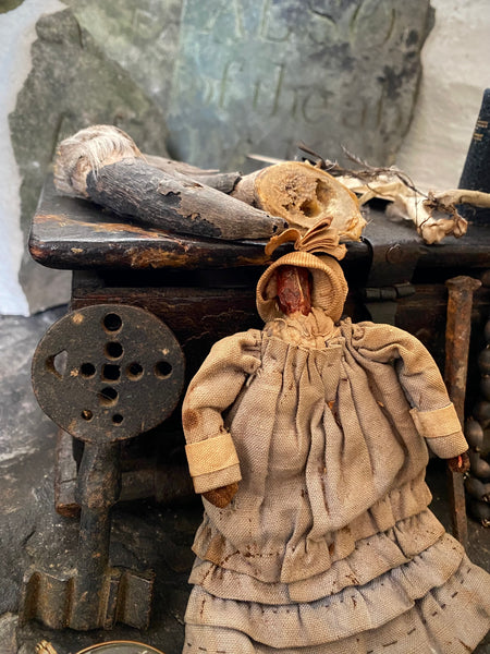 Rare, Fascinating & Rather Eerie 18th Century Witch’s Box Or Conjure Chest - Source Vintage