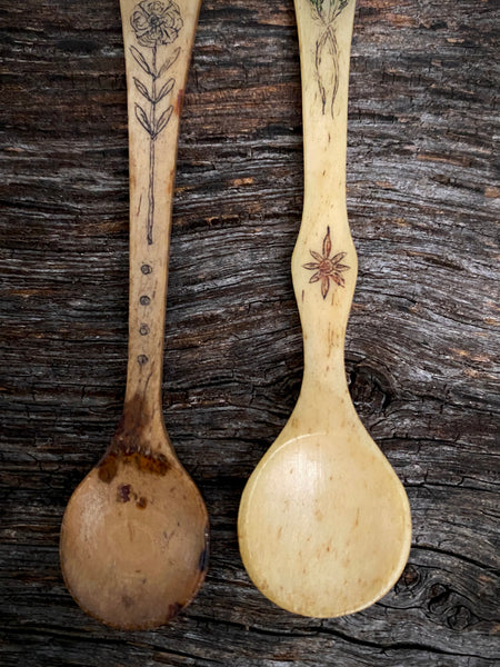 Pair Antique Early 19th Century Sailor Folk Art Carved Bone Salt Spoons With Patriotic & Maritime Motifs