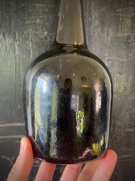 Rare Antique Early 18th Century ‘Flower Pot’ Bodied Free-blown Wine Bottle c.1710-1720 - Source Vintage