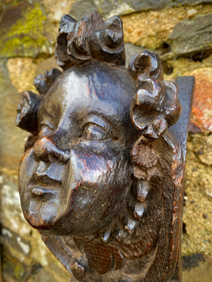 A Fine English 16th Century Carved Oak Portrait Corbel Of Generous Size & Weight