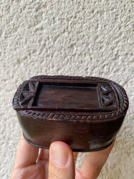 A Fine Antique 18th Century Welsh Chip Carved Snuff Box - Source Vintage
