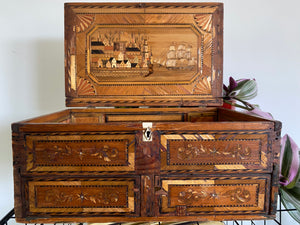 An Incredible Late 18th - Early 19th Century Napoleonic Prisoner Of War Made Straw Work Box