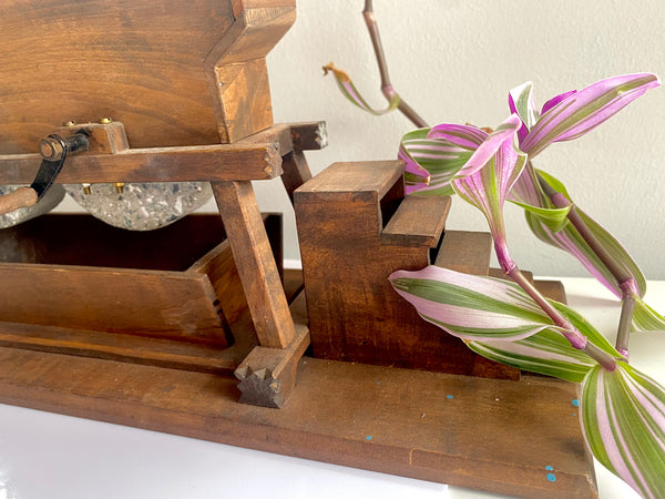 Vintage Miniature Engineers Model Of A Working Grain Mill - Source Vintage