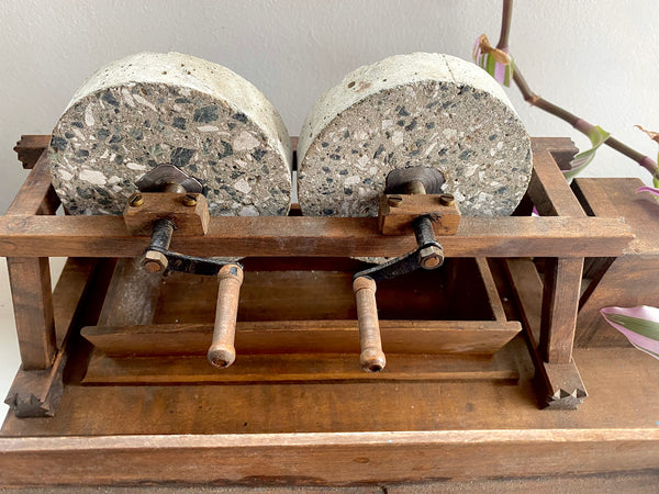 Vintage Miniature Engineers Model Of A Working Grain Mill - Source Vintage
